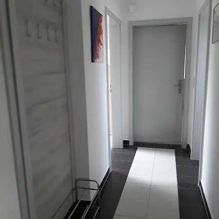 Schmidt, 2 *