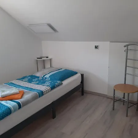 Schmidt, 2 * Naila